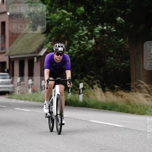 30.08.2026 - Elbe Triathlon Hamburg Michael Burmester http://msf.ph/oto/10112172 30.08.2026 14:20:42 Radfahren 149, 141, 149 meine-sportfotos.de