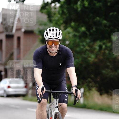 30.08.2026 - Elbe Triathlon Hamburg Michael Burmester http://msf.ph/oto/10112280 30.08.2026 14:44:02 Radfahren 140, 140, 175 meine-sportfotos.de