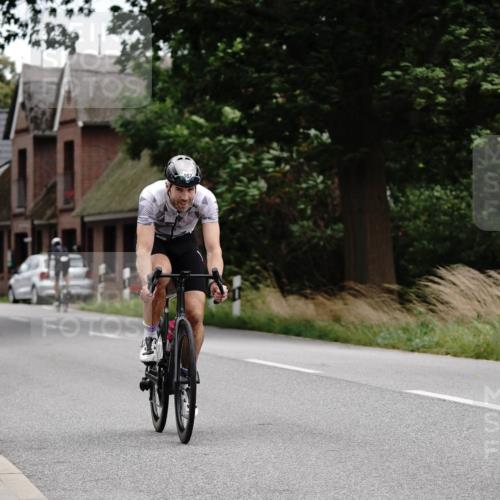 30.08.2026 - Elbe Triathlon Hamburg Michael Burmester http://msf.ph/oto/10112361 30.08.2026 14:50:27 Radfahren 162 meine-sportfotos.de