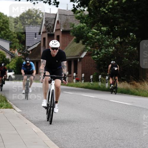 30.08.2026 - Elbe Triathlon Hamburg Michael Burmester http://msf.ph/oto/10112401 30.08.2026 14:52:43 Radfahren 145, 145 meine-sportfotos.de
