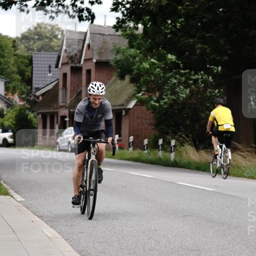 30.08.2026 - Elbe Triathlon Hamburg Michael Burmester http://msf.ph/oto/10112410 30.08.2026 14:53:05 Radfahren 142 meine-sportfotos.de