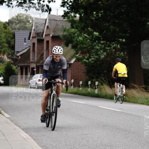 30.08.2026 - Elbe Triathlon Hamburg Michael Burmester http://msf.ph/oto/10112411 30.08.2026 14:53:05 Radfahren 142, 142 meine-sportfotos.de