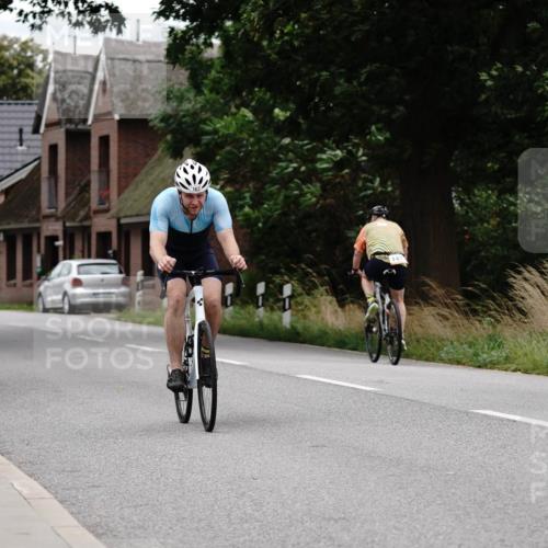 30.08.2026 - Elbe Triathlon Hamburg Michael Burmester http://msf.ph/oto/10112412 30.08.2026 14:53:40 Radfahren  meine-sportfotos.de
