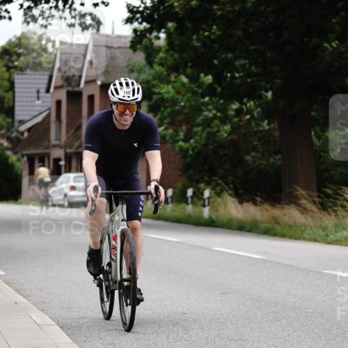 30.08.2026 - Elbe Triathlon Hamburg Michael Burmester http://msf.ph/oto/10112417 30.08.2026 14:53:45 Radfahren 140 meine-sportfotos.de