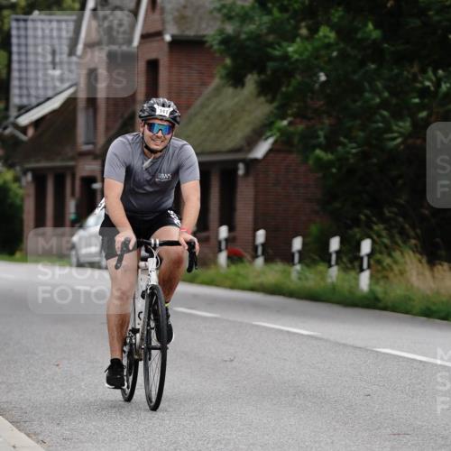 30.08.2026 - Elbe Triathlon Hamburg Michael Burmester http://msf.ph/oto/10112460 30.08.2026 14:55:50 Radfahren 141, 141 meine-sportfotos.de