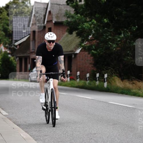 30.08.2026 - Elbe Triathlon Hamburg Michael Burmester http://msf.ph/oto/10112503 30.08.2026 14:57:53 Radfahren 145 meine-sportfotos.de