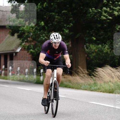 30.08.2026 - Elbe Triathlon Hamburg Michael Burmester http://msf.ph/oto/10112509 30.08.2026 14:58:07 Radfahren 128 meine-sportfotos.de