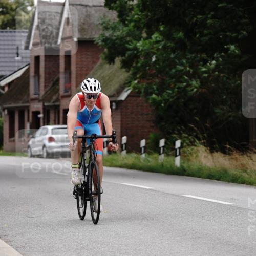 30.08.2026 - Elbe Triathlon Hamburg Michael Burmester http://msf.ph/oto/10112541 30.08.2026 15:00:49 Radfahren  meine-sportfotos.de