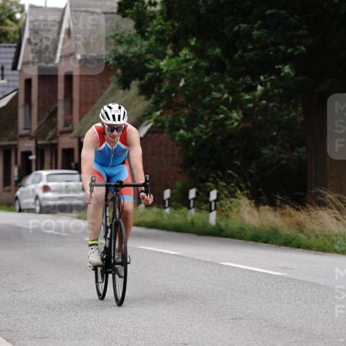 30.08.2026 - Elbe Triathlon Hamburg Michael Burmester http://msf.ph/oto/10112542 30.08.2026 15:00:49 Radfahren  meine-sportfotos.de