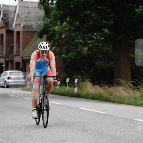 30.08.2026 - Elbe Triathlon Hamburg Michael Burmester http://msf.ph/oto/10112543 30.08.2026 15:00:49 Radfahren  meine-sportfotos.de