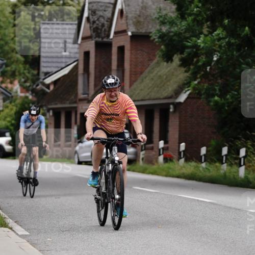 30.08.2026 - Elbe Triathlon Hamburg Michael Burmester http://msf.ph/oto/10112554 30.08.2026 15:01:03 Radfahren 147 meine-sportfotos.de
