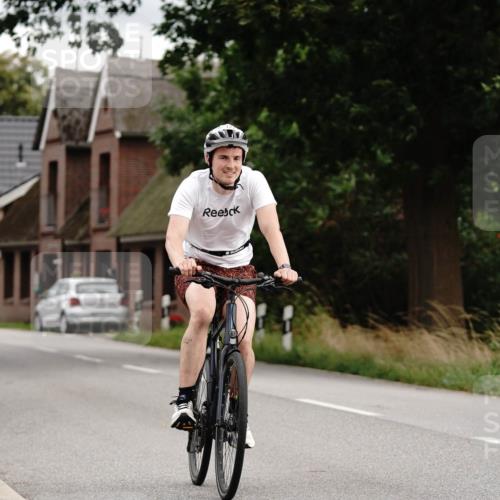 30.08.2026 - Elbe Triathlon Hamburg Michael Burmester http://msf.ph/oto/10112560 30.08.2026 15:01:23 Radfahren  meine-sportfotos.de