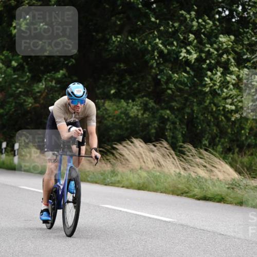 30.08.2026 - Elbe Triathlon Hamburg Michael Burmester http://msf.ph/oto/10112564 30.08.2026 15:01:30 Radfahren 133 meine-sportfotos.de