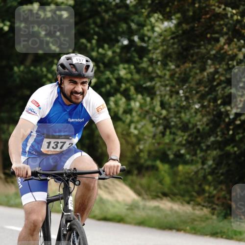 30.08.2026 - Elbe Triathlon Hamburg Michael Burmester http://msf.ph/oto/10112572 30.08.2026 15:01:51 Radfahren 137, 1372 meine-sportfotos.de