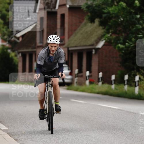 30.08.2026 - Elbe Triathlon Hamburg Michael Burmester http://msf.ph/oto/10112579 30.08.2026 15:02:56 Radfahren 142, 130 meine-sportfotos.de
