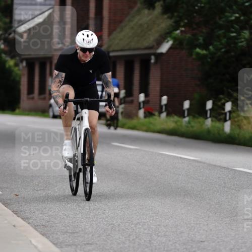 30.08.2026 - Elbe Triathlon Hamburg Michael Burmester http://msf.ph/oto/10112581 30.08.2026 15:03:01 Radfahren 145 meine-sportfotos.de