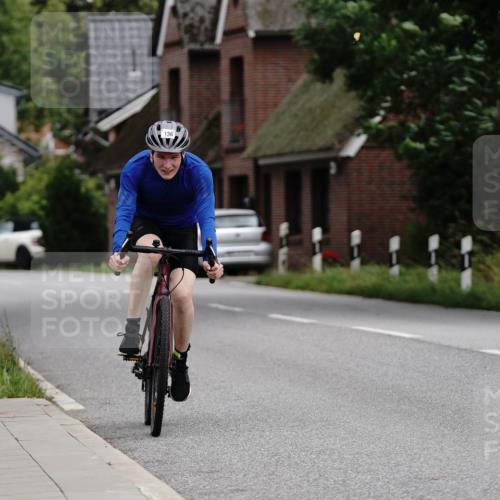 30.08.2026 - Elbe Triathlon Hamburg Michael Burmester http://msf.ph/oto/10112593 30.08.2026 15:04:31 Radfahren 136 meine-sportfotos.de