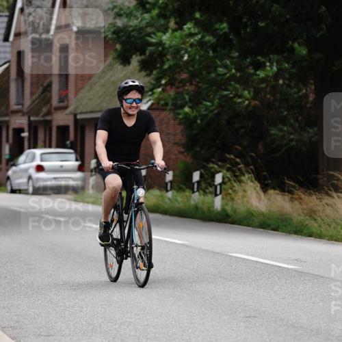 30.08.2026 - Elbe Triathlon Hamburg Michael Burmester http://msf.ph/oto/10112615 30.08.2026 15:06:38 Radfahren  meine-sportfotos.de
