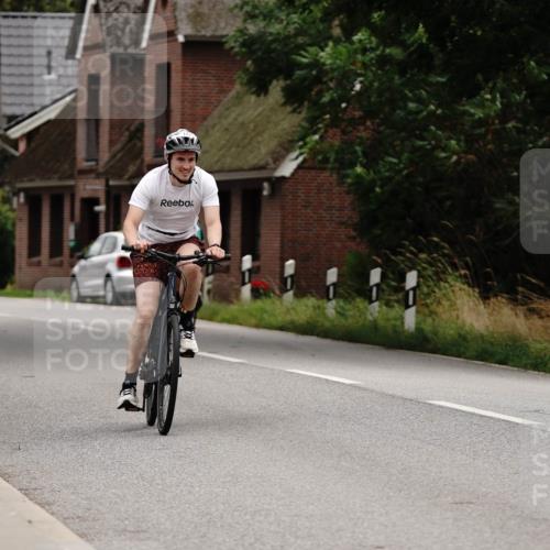 30.08.2026 - Elbe Triathlon Hamburg Michael Burmester http://msf.ph/oto/10112617 30.08.2026 15:06:41 Radfahren  meine-sportfotos.de