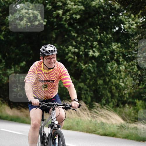 30.08.2026 - Elbe Triathlon Hamburg Michael Burmester http://msf.ph/oto/10112621 30.08.2026 15:07:04 Radfahren 147 meine-sportfotos.de