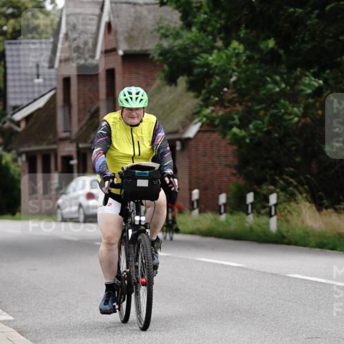 30.08.2026 - Elbe Triathlon Hamburg Michael Burmester http://msf.ph/oto/10112638 30.08.2026 15:11:22 Radfahren  meine-sportfotos.de