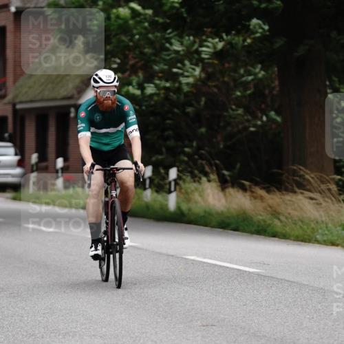 30.08.2026 - Elbe Triathlon Hamburg Michael Burmester http://msf.ph/oto/10112646 30.08.2026 15:13:08 Radfahren 130 meine-sportfotos.de