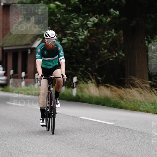 30.08.2026 - Elbe Triathlon Hamburg Michael Burmester http://msf.ph/oto/10112647 30.08.2026 15:13:08 Radfahren 130 meine-sportfotos.de