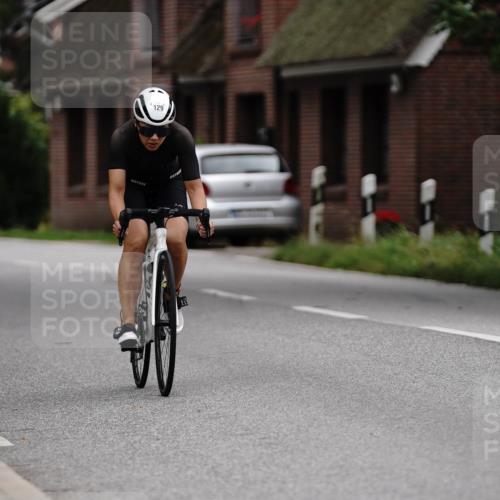 30.08.2026 - Elbe Triathlon Hamburg Michael Burmester http://msf.ph/oto/10112652 30.08.2026 15:15:02 Radfahren 129 meine-sportfotos.de