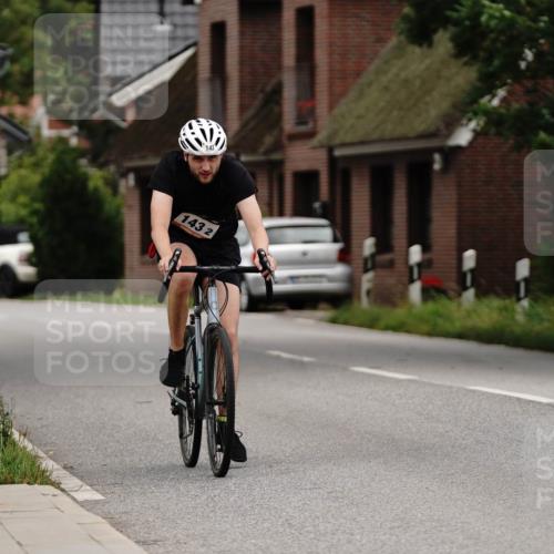 30.08.2026 - Elbe Triathlon Hamburg Michael Burmester http://msf.ph/oto/10112675 30.08.2026 15:17:51 Radfahren 143, 2 meine-sportfotos.de