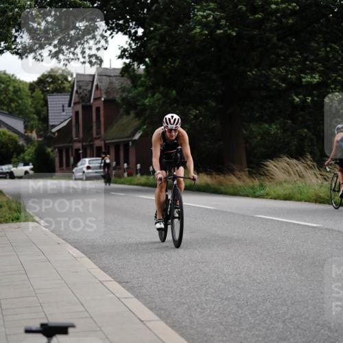 30.08.2026 - Elbe Triathlon Hamburg Michael Burmester http://msf.ph/oto/10112689 30.08.2026 15:20:37 Radfahren 163 meine-sportfotos.de