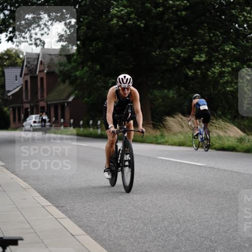 30.08.2026 - Elbe Triathlon Hamburg Michael Burmester http://msf.ph/oto/10112691 30.08.2026 15:20:37 Radfahren 156 meine-sportfotos.de