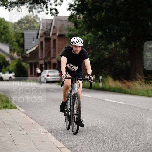 30.08.2026 - Elbe Triathlon Hamburg Michael Burmester http://msf.ph/oto/10112714 30.08.2026 15:23:39 Radfahren 1432 meine-sportfotos.de