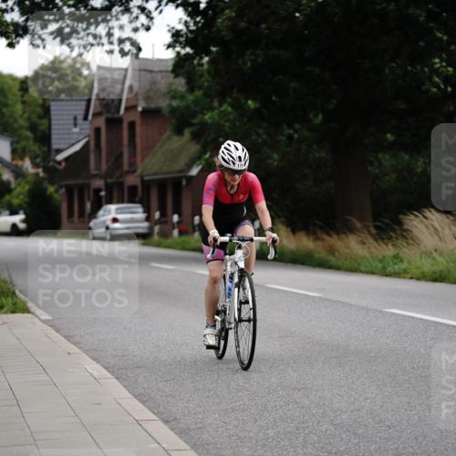 30.08.2026 - Elbe Triathlon Hamburg Michael Burmester http://msf.ph/oto/10112718 30.08.2026 15:23:50 Radfahren 1751 meine-sportfotos.de