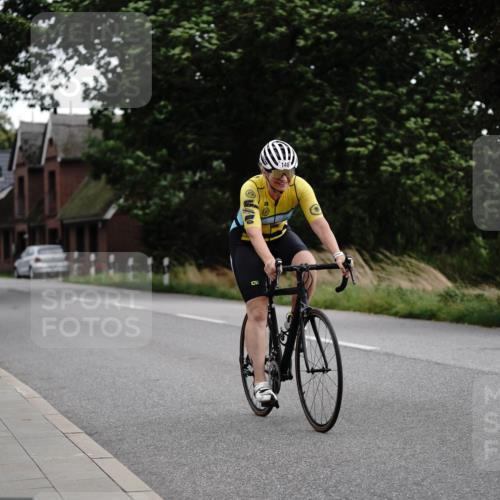 30.08.2026 - Elbe Triathlon Hamburg Michael Burmester http://msf.ph/oto/10112729 30.08.2026 15:24:59 Radfahren  meine-sportfotos.de