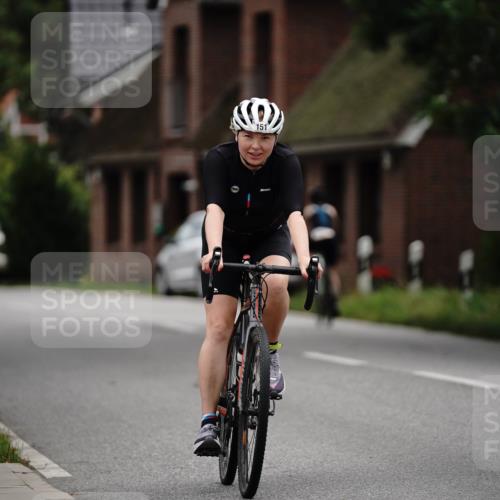 30.08.2026 - Elbe Triathlon Hamburg Michael Burmester http://msf.ph/oto/10112800 30.08.2026 15:29:02 Radfahren  meine-sportfotos.de