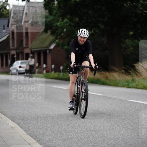 30.08.2026 - Elbe Triathlon Hamburg Michael Burmester http://msf.ph/oto/10112898 30.08.2026 15:34:40 Radfahren 151 meine-sportfotos.de