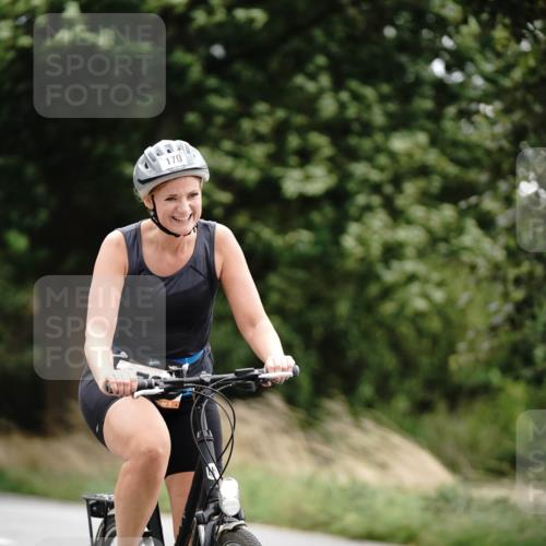 30.08.2026 - Elbe Triathlon Hamburg Michael Burmester http://msf.ph/oto/10112931 30.08.2026 15:36:04 Radfahren 170 meine-sportfotos.de