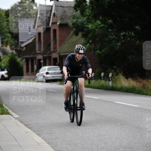 30.08.2026 - Elbe Triathlon Hamburg Michael Burmester http://msf.ph/oto/10112979 30.08.2026 15:38:56 Radfahren 171 meine-sportfotos.de