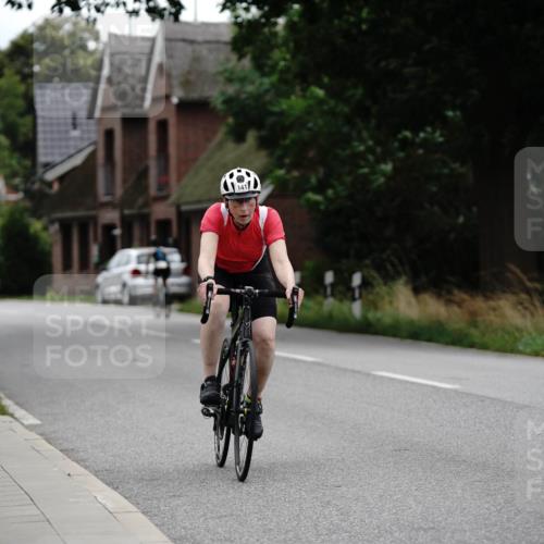 30.08.2026 - Elbe Triathlon Hamburg Michael Burmester http://msf.ph/oto/10112989 30.08.2026 15:39:27 Radfahren  meine-sportfotos.de