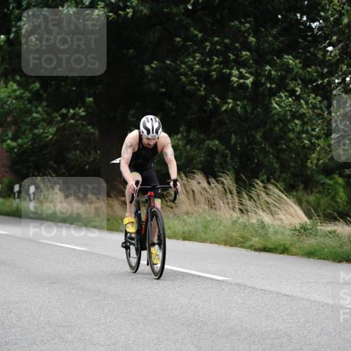 30.08.2026 - Elbe Triathlon Hamburg Michael Burmester http://msf.ph/oto/10112998 30.08.2026 15:40:49 Radfahren  meine-sportfotos.de
