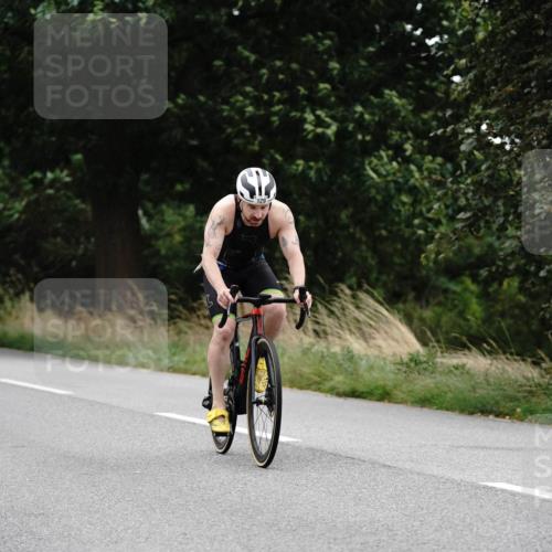 30.08.2026 - Elbe Triathlon Hamburg Michael Burmester http://msf.ph/oto/10113000 30.08.2026 15:40:49 Radfahren 129 meine-sportfotos.de