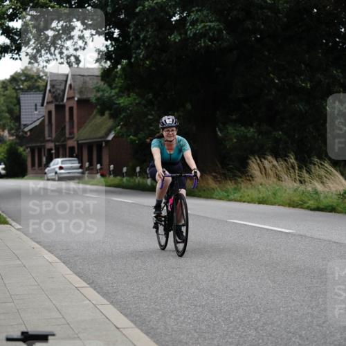 30.08.2026 - Elbe Triathlon Hamburg Michael Burmester http://msf.ph/oto/10113011 30.08.2026 15:41:08 Radfahren  meine-sportfotos.de