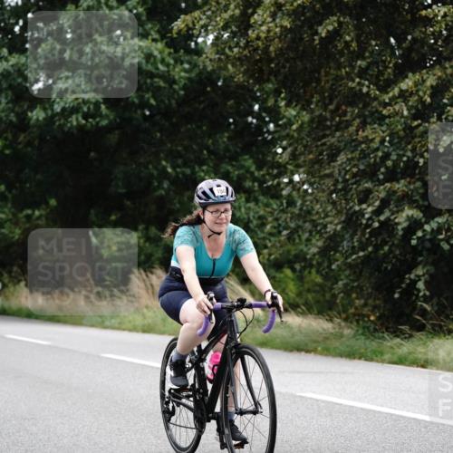 30.08.2026 - Elbe Triathlon Hamburg Michael Burmester http://msf.ph/oto/10113012 30.08.2026 15:41:09 Radfahren  meine-sportfotos.de