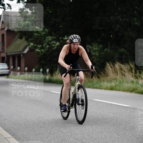 30.08.2026 - Elbe Triathlon Hamburg Michael Burmester http://msf.ph/oto/10113022 30.08.2026 15:41:33 Radfahren 133 meine-sportfotos.de