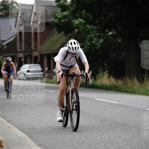 30.08.2026 - Elbe Triathlon Hamburg Michael Burmester http://msf.ph/oto/10113025 30.08.2026 15:41:37 Radfahren  meine-sportfotos.de