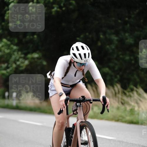 30.08.2026 - Elbe Triathlon Hamburg Michael Burmester http://msf.ph/oto/10113028 30.08.2026 15:41:38 Radfahren 137 meine-sportfotos.de