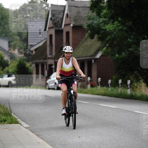 30.08.2026 - Elbe Triathlon Hamburg Michael Burmester http://msf.ph/oto/10113034 30.08.2026 15:42:19 Radfahren 178 meine-sportfotos.de