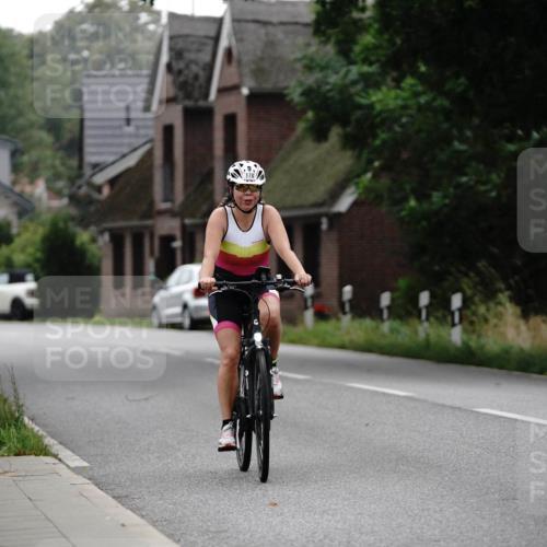 30.08.2026 - Elbe Triathlon Hamburg Michael Burmester http://msf.ph/oto/10113035 30.08.2026 15:42:19 Radfahren  meine-sportfotos.de