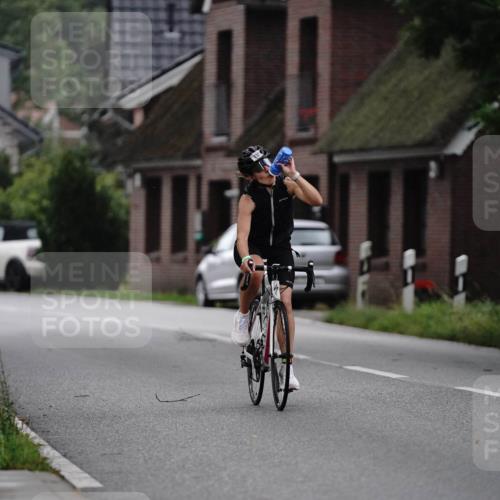 30.08.2026 - Elbe Triathlon Hamburg Michael Burmester http://msf.ph/oto/10113038 30.08.2026 15:44:03 Radfahren  meine-sportfotos.de
