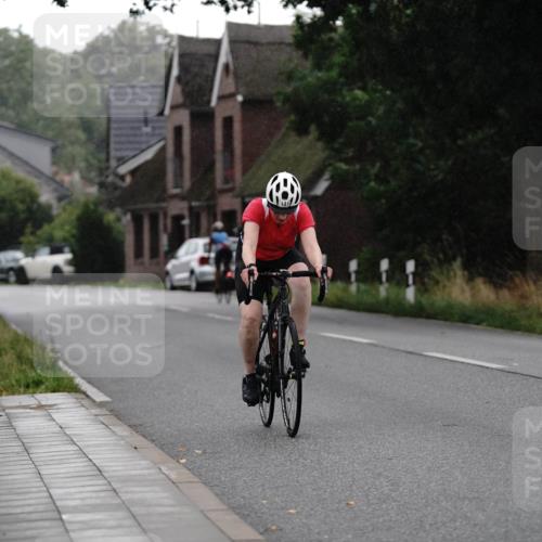 30.08.2026 - Elbe Triathlon Hamburg Michael Burmester http://msf.ph/oto/10113049 30.08.2026 15:44:34 Radfahren  meine-sportfotos.de